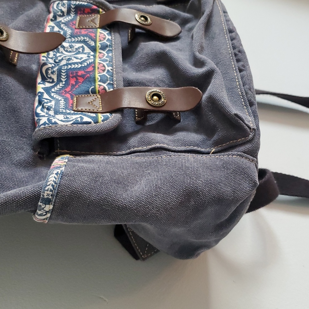 Gray Geometric Pattern Backpack with Drawstring C… - image 3